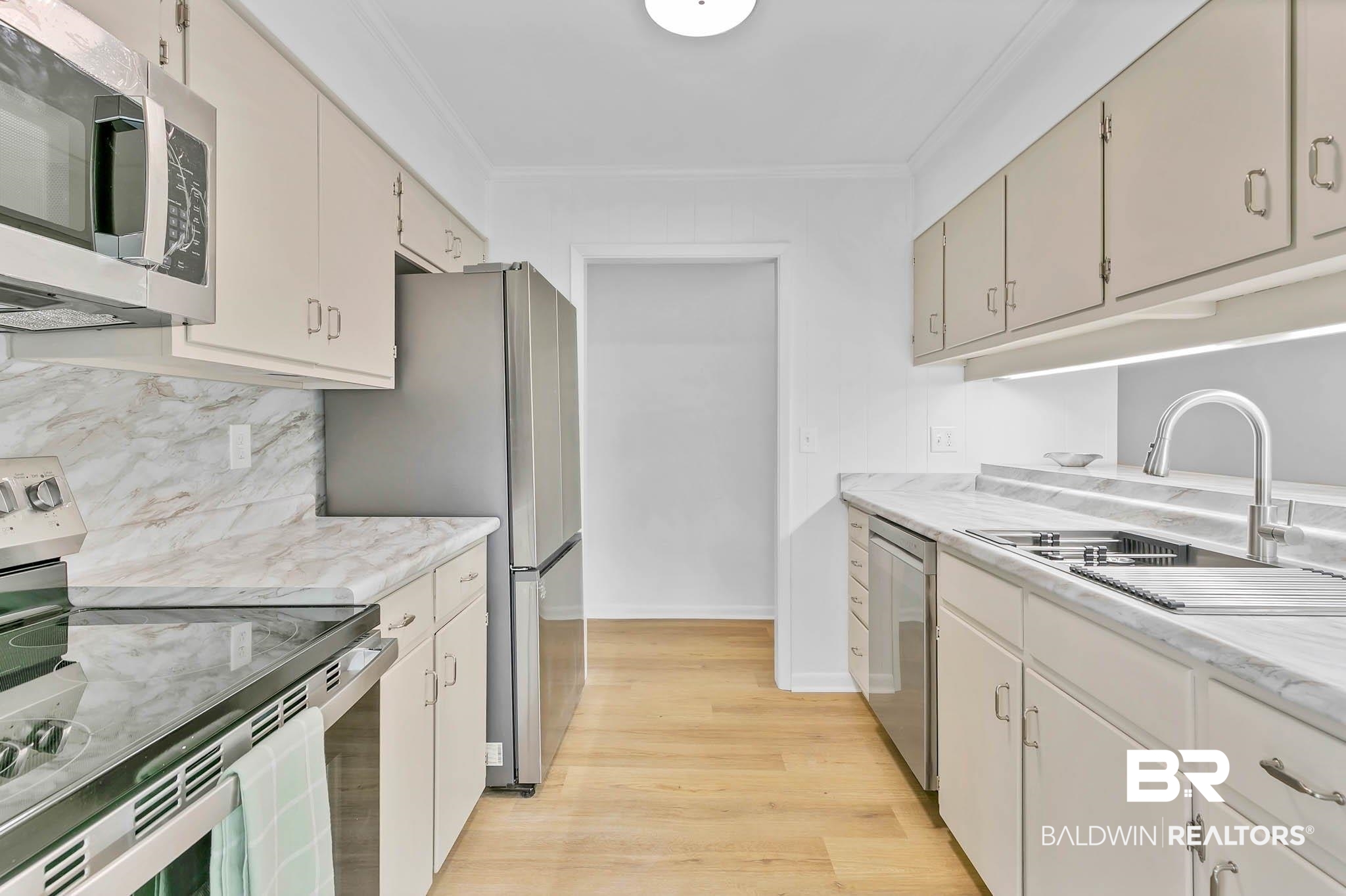 18 Rollins Place