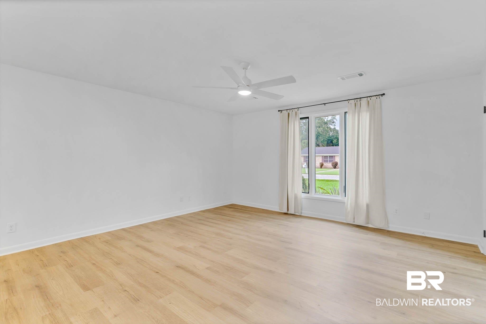 18 Rollins Place