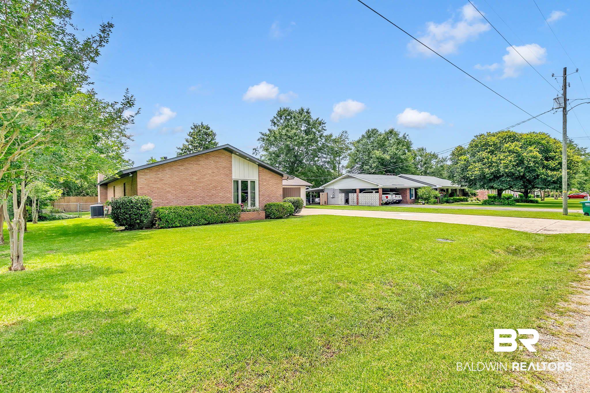 18 Rollins Place