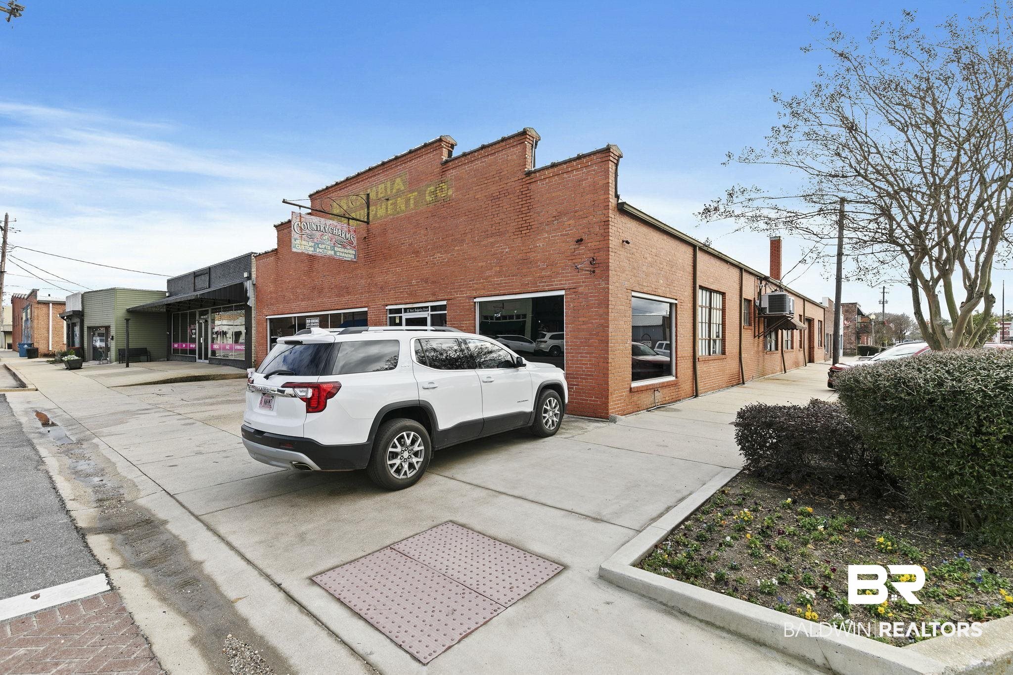 111 W Ridgeley Street