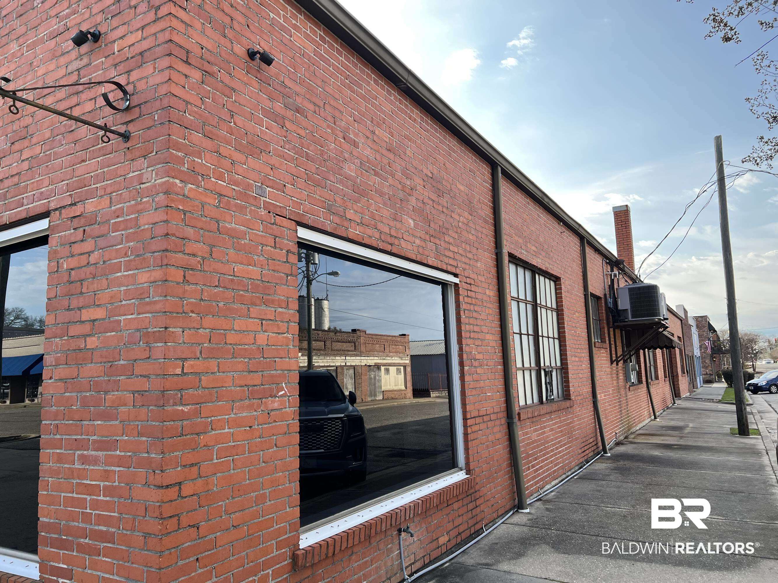 111 W Ridgeley Street