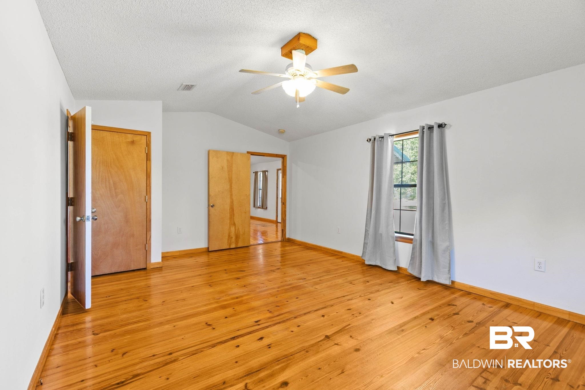 1587 Airport Road