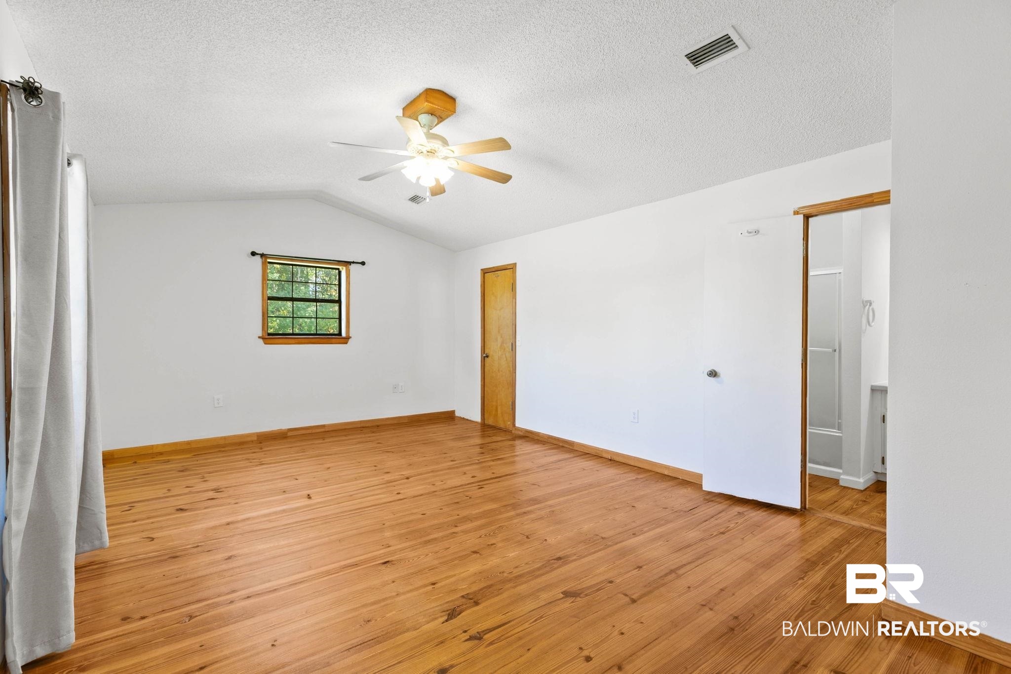 1587 Airport Road