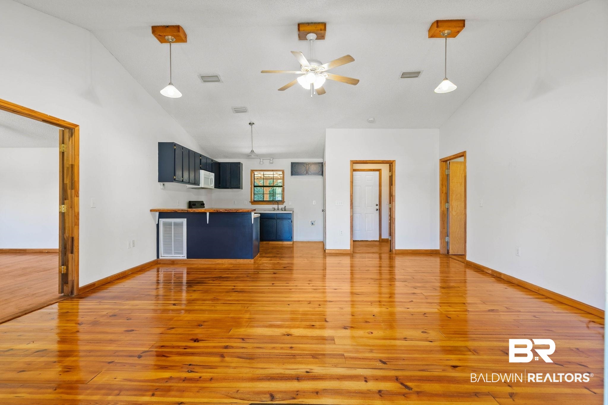 1587 Airport Road