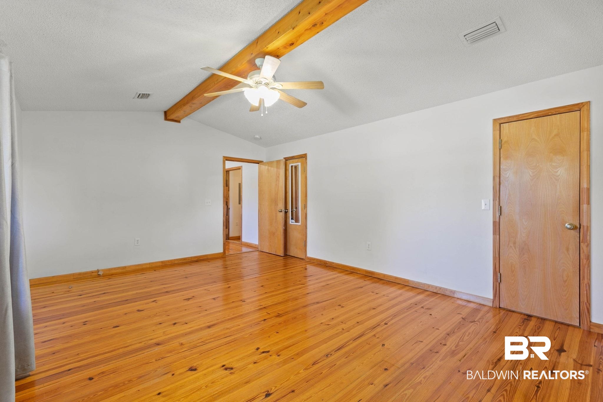 1587 Airport Road