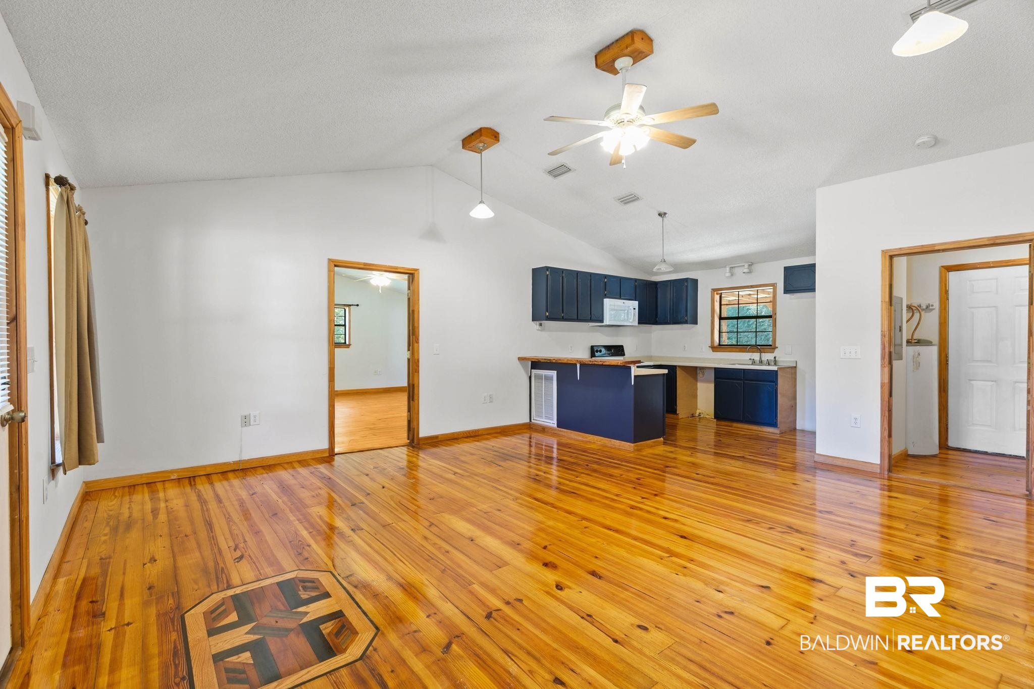 1587 Airport Road