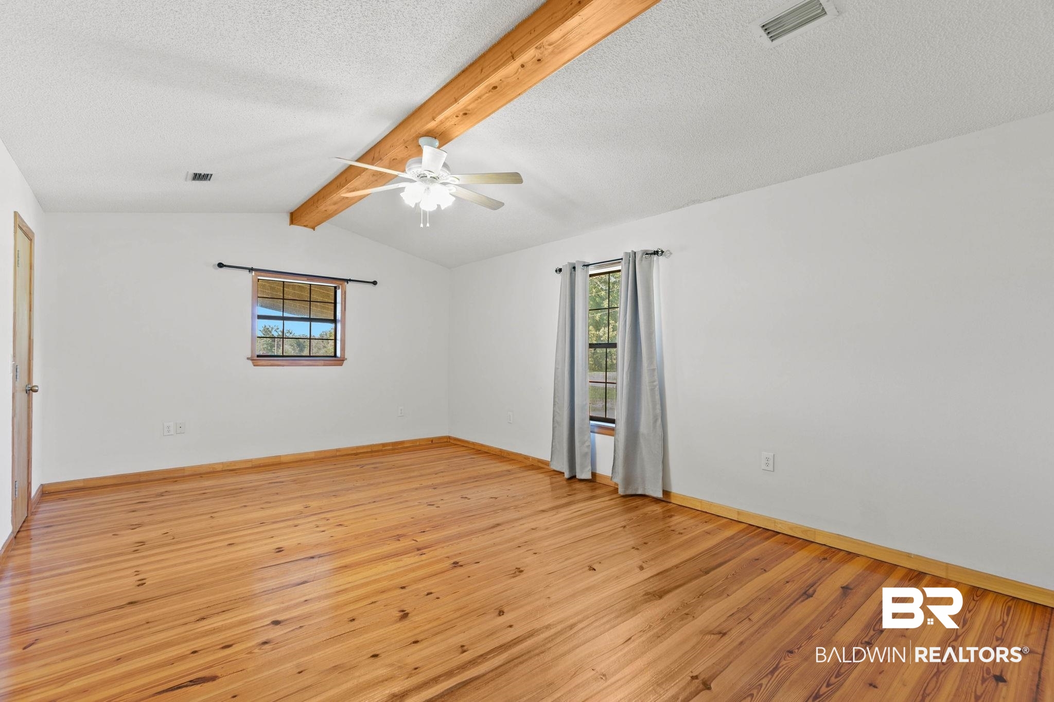 1587 Airport Road
