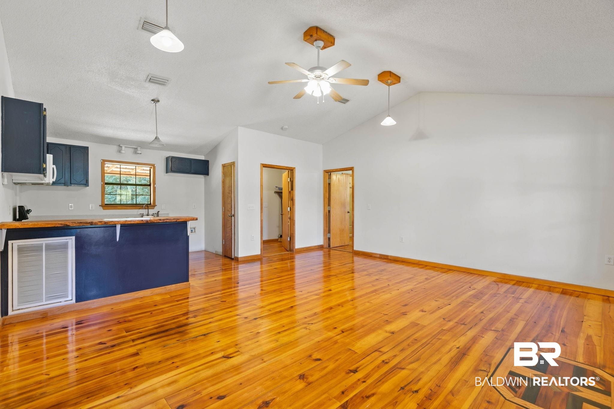 1587 Airport Road