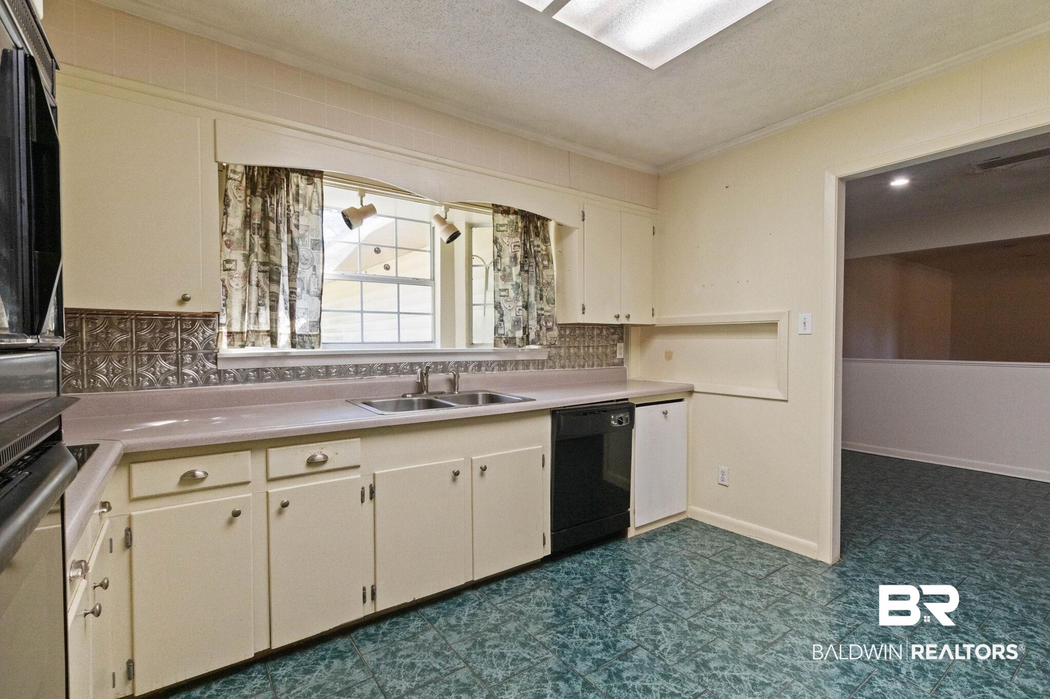 695 Woods Road