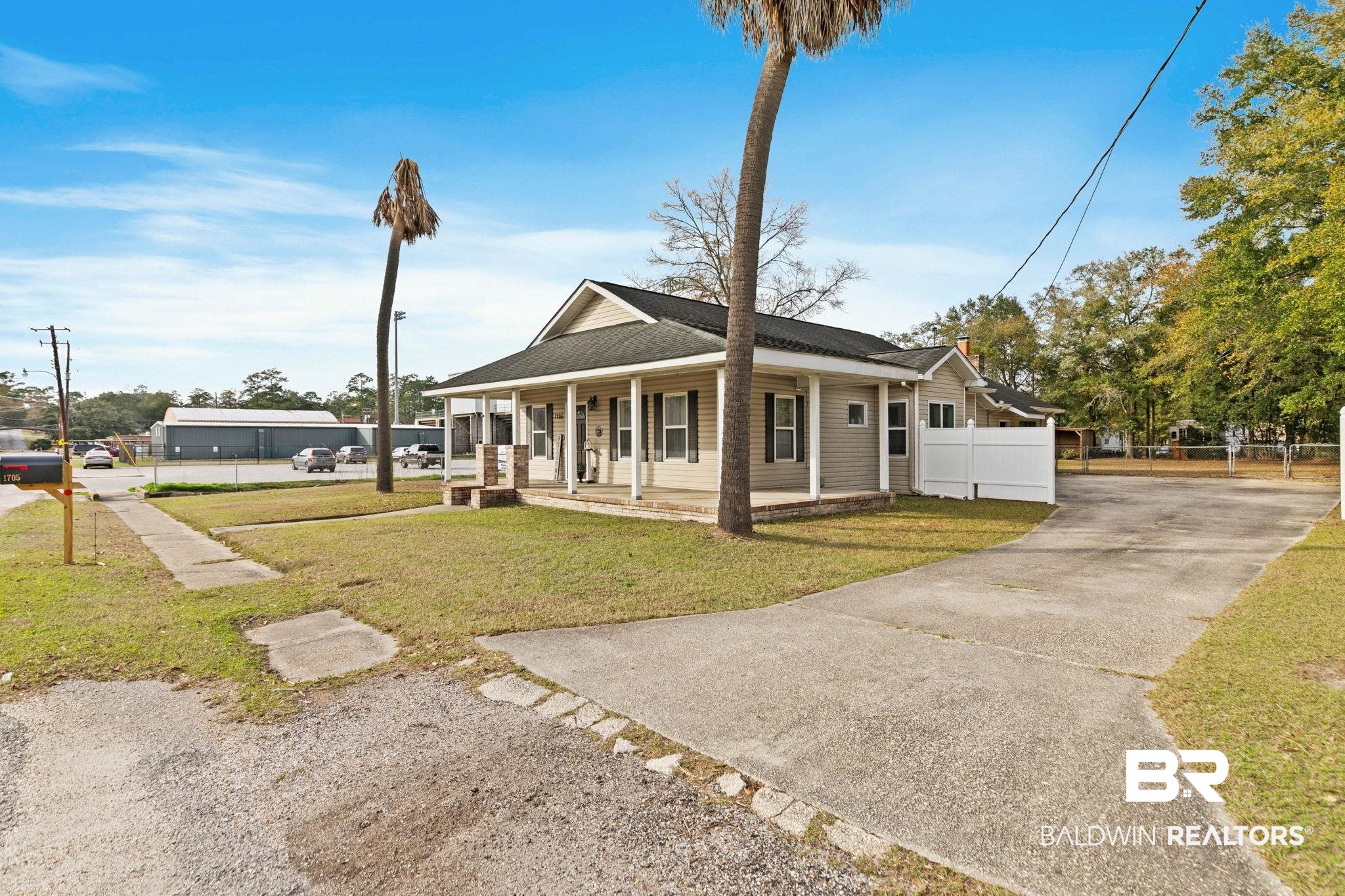 1705 Poplar Street