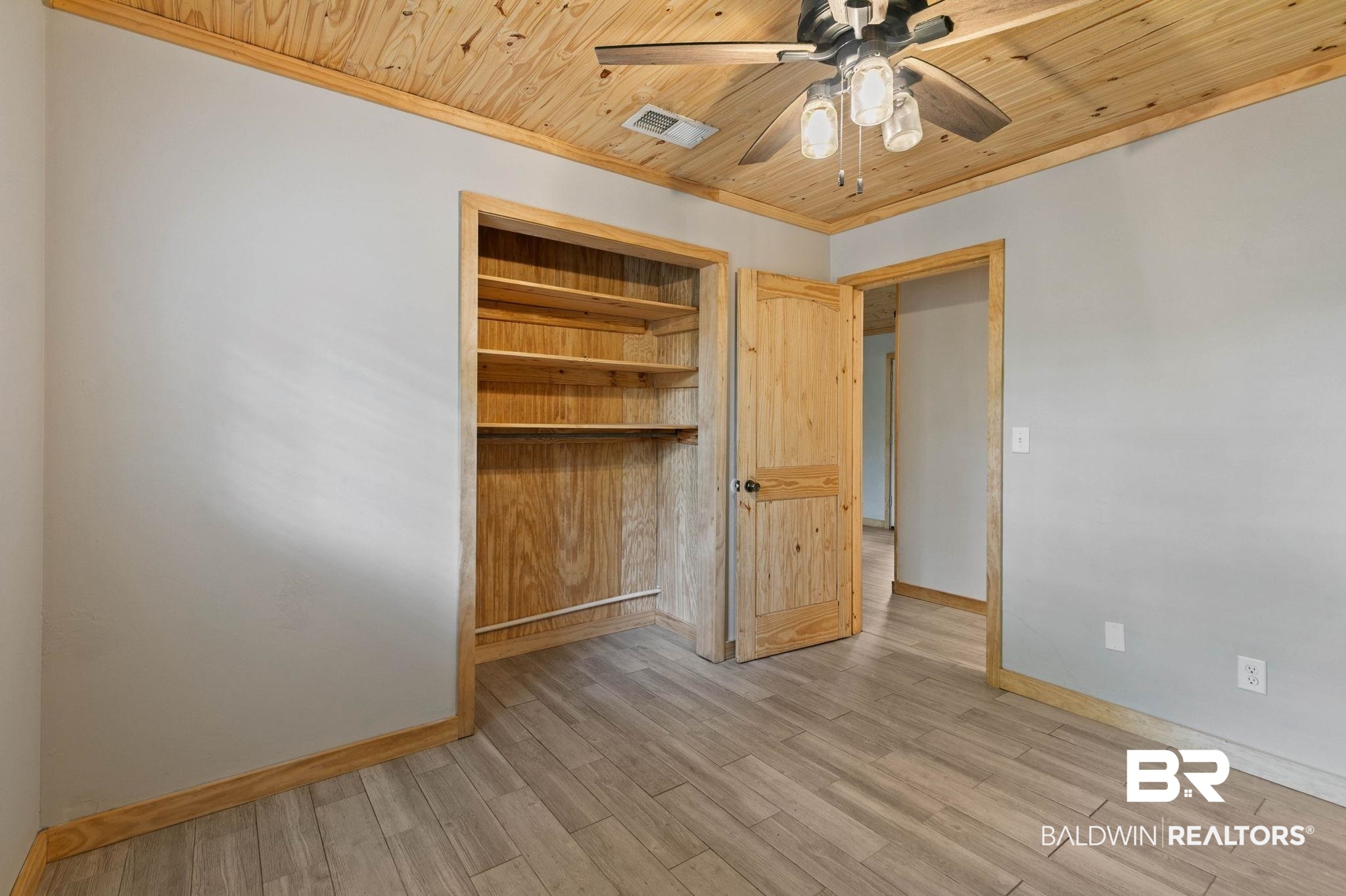 6050 W Highway 4