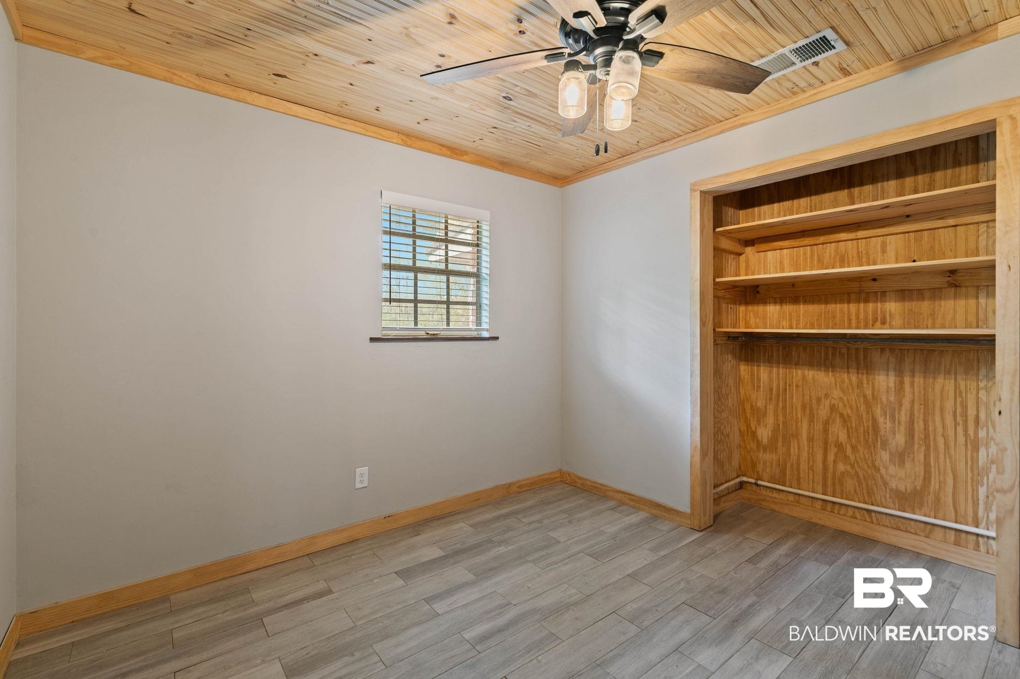 6050 W Highway 4