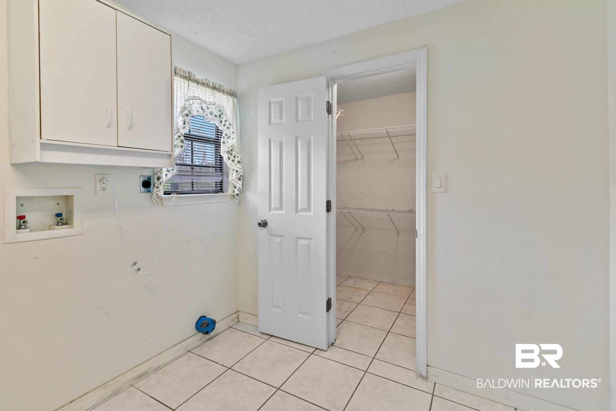 4211 N Highway 99