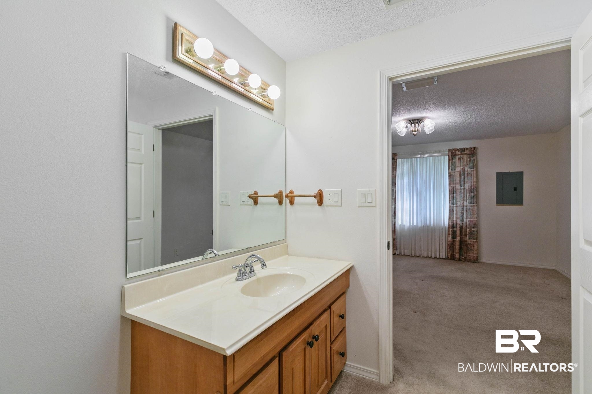 4211 N Highway 99