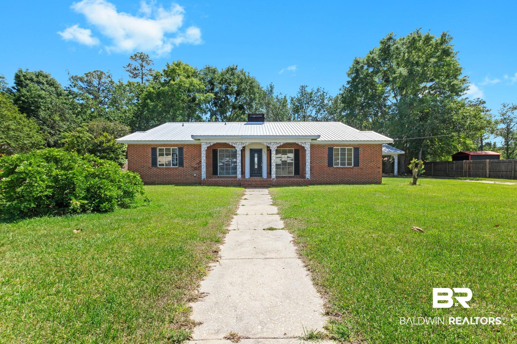 402 E Poplar Street