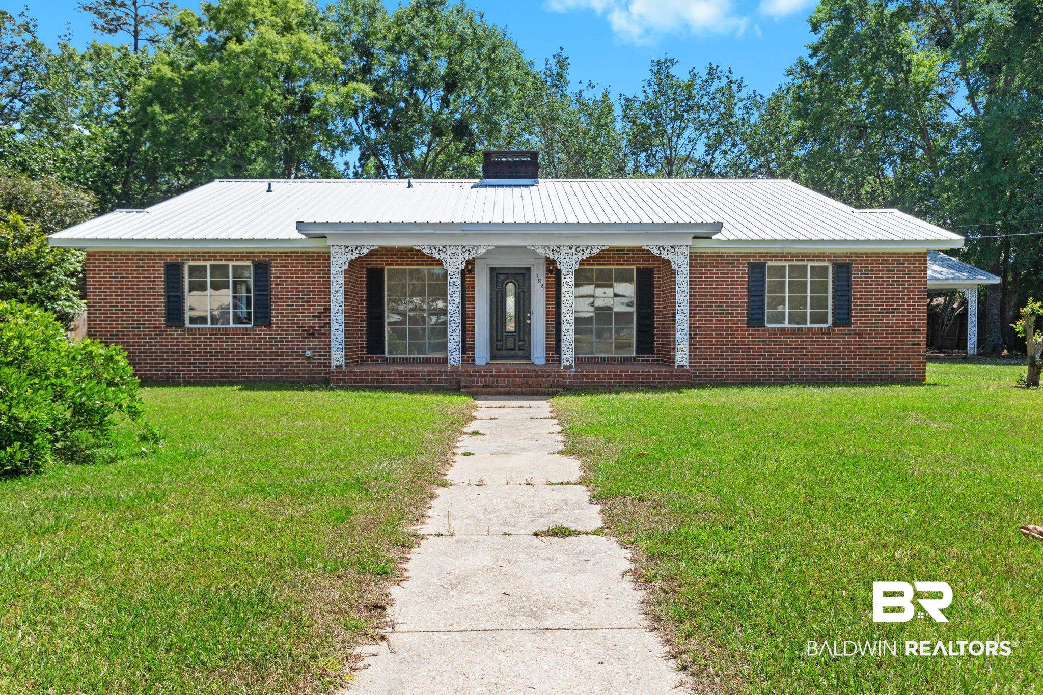 402 E Poplar Street
