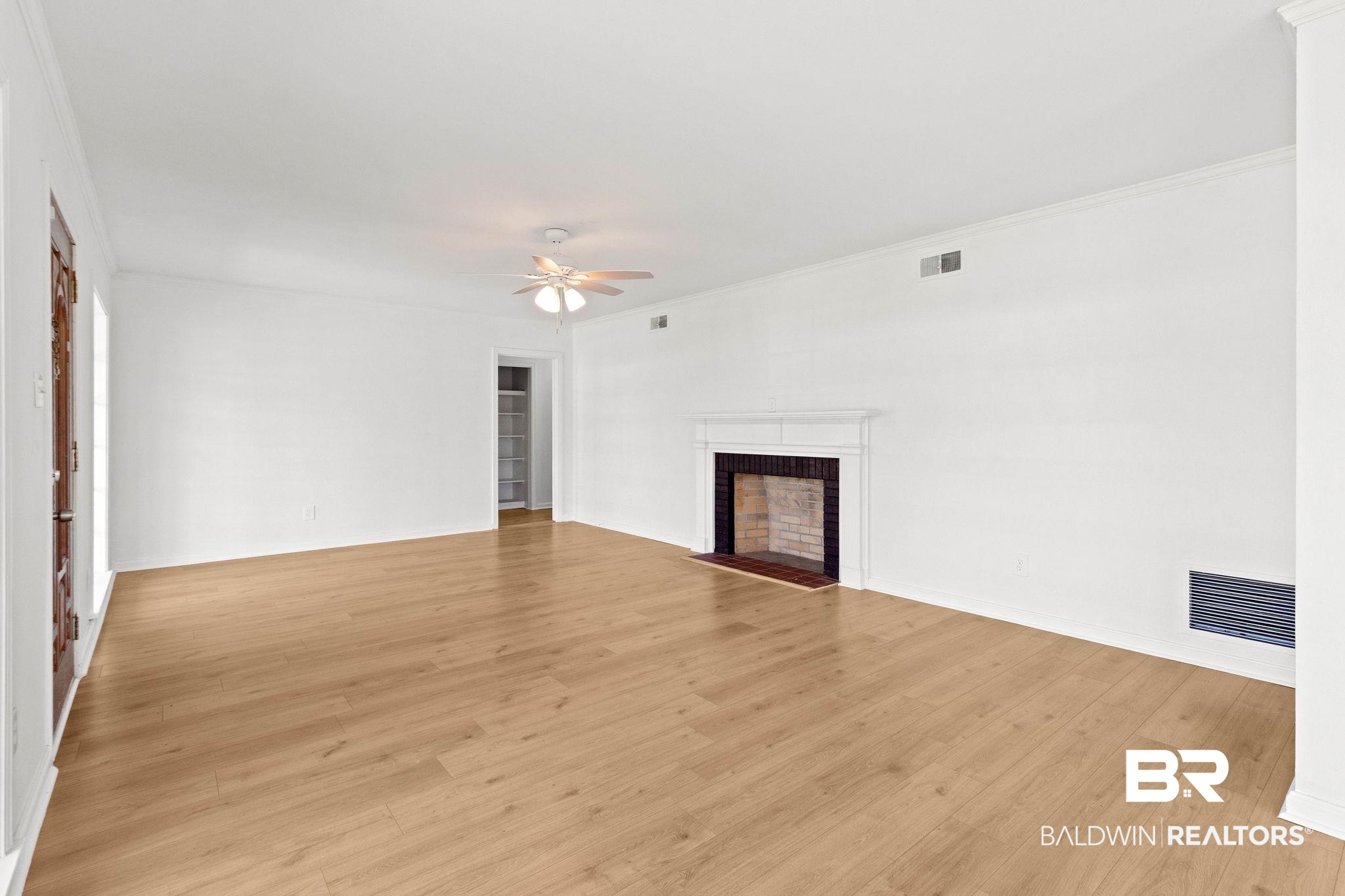 402 E Poplar Street