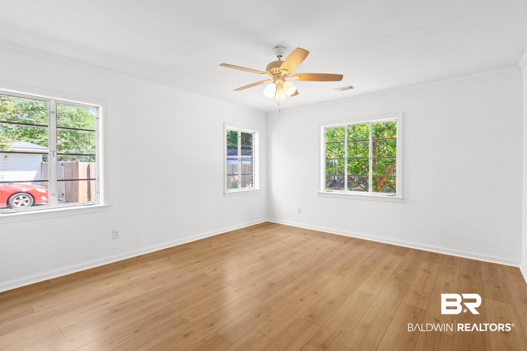402 E Poplar Street