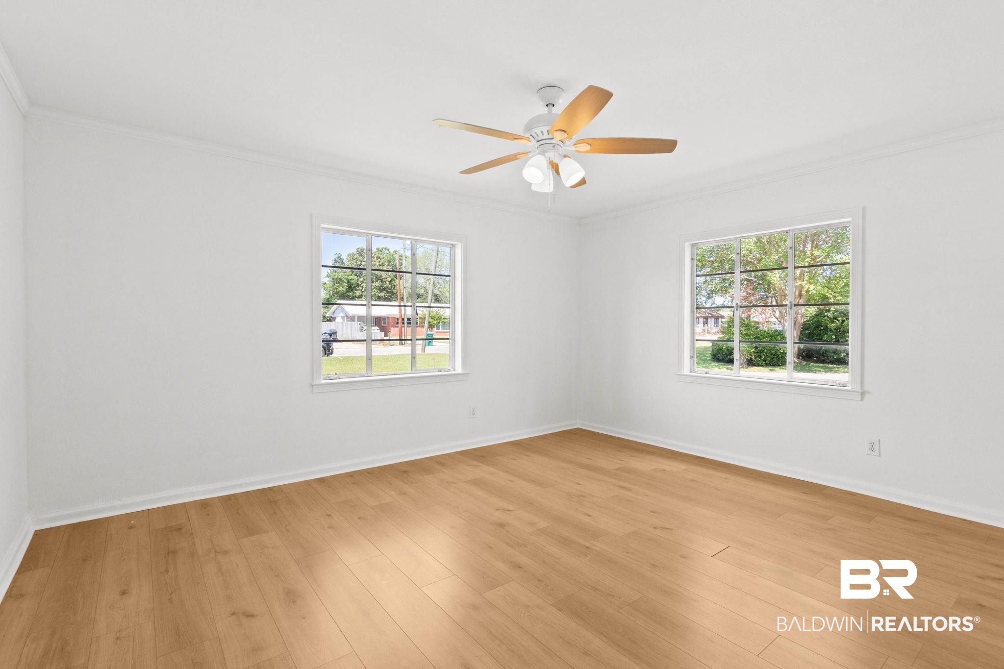 402 E Poplar Street