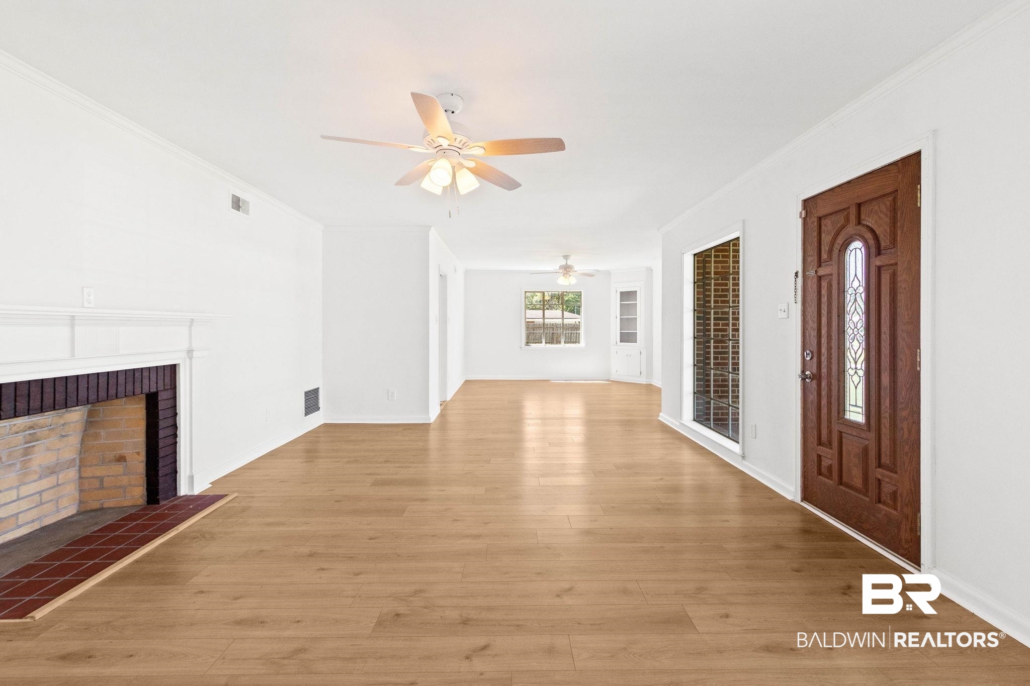 402 E Poplar Street