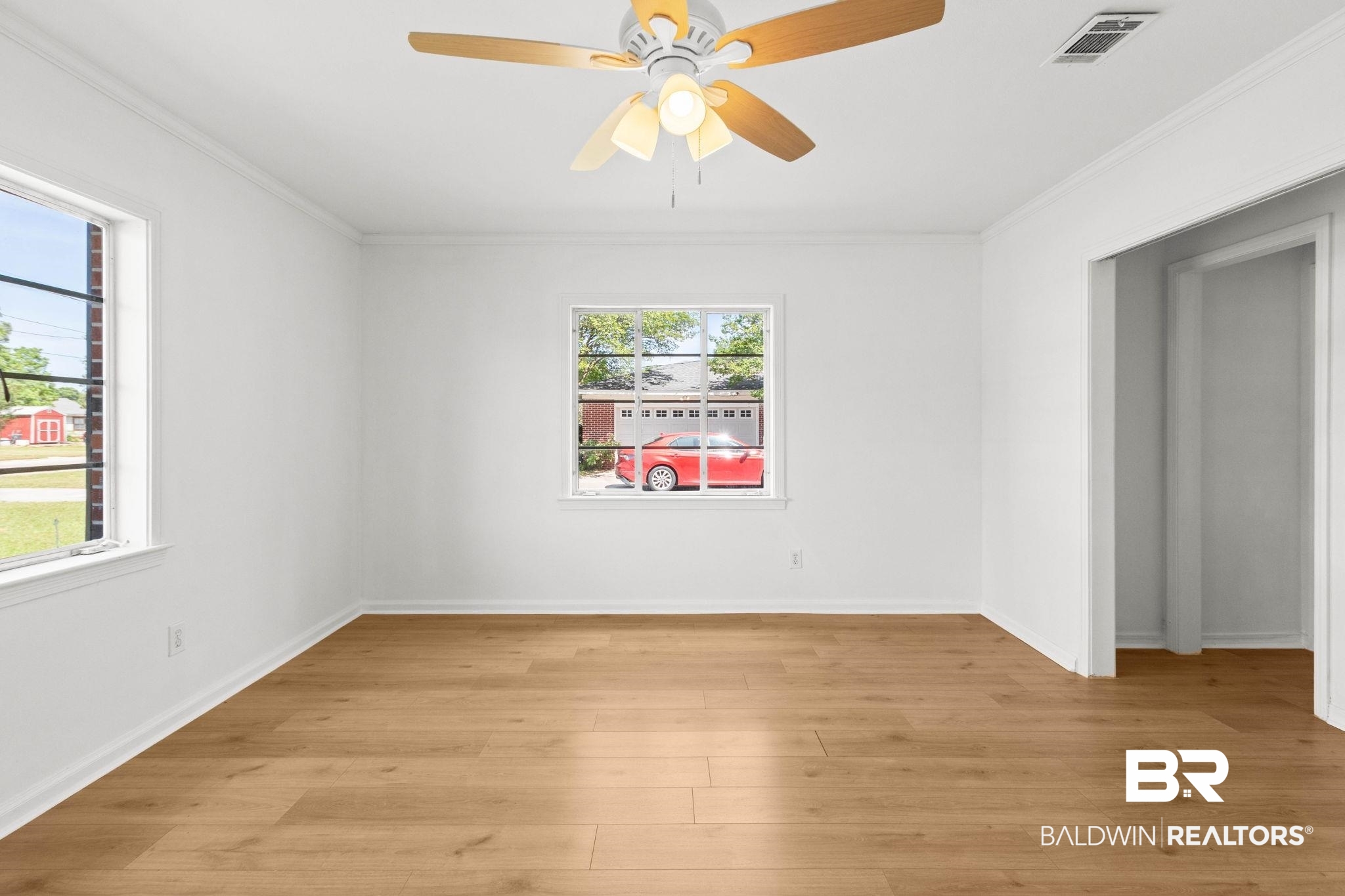 402 E Poplar Street