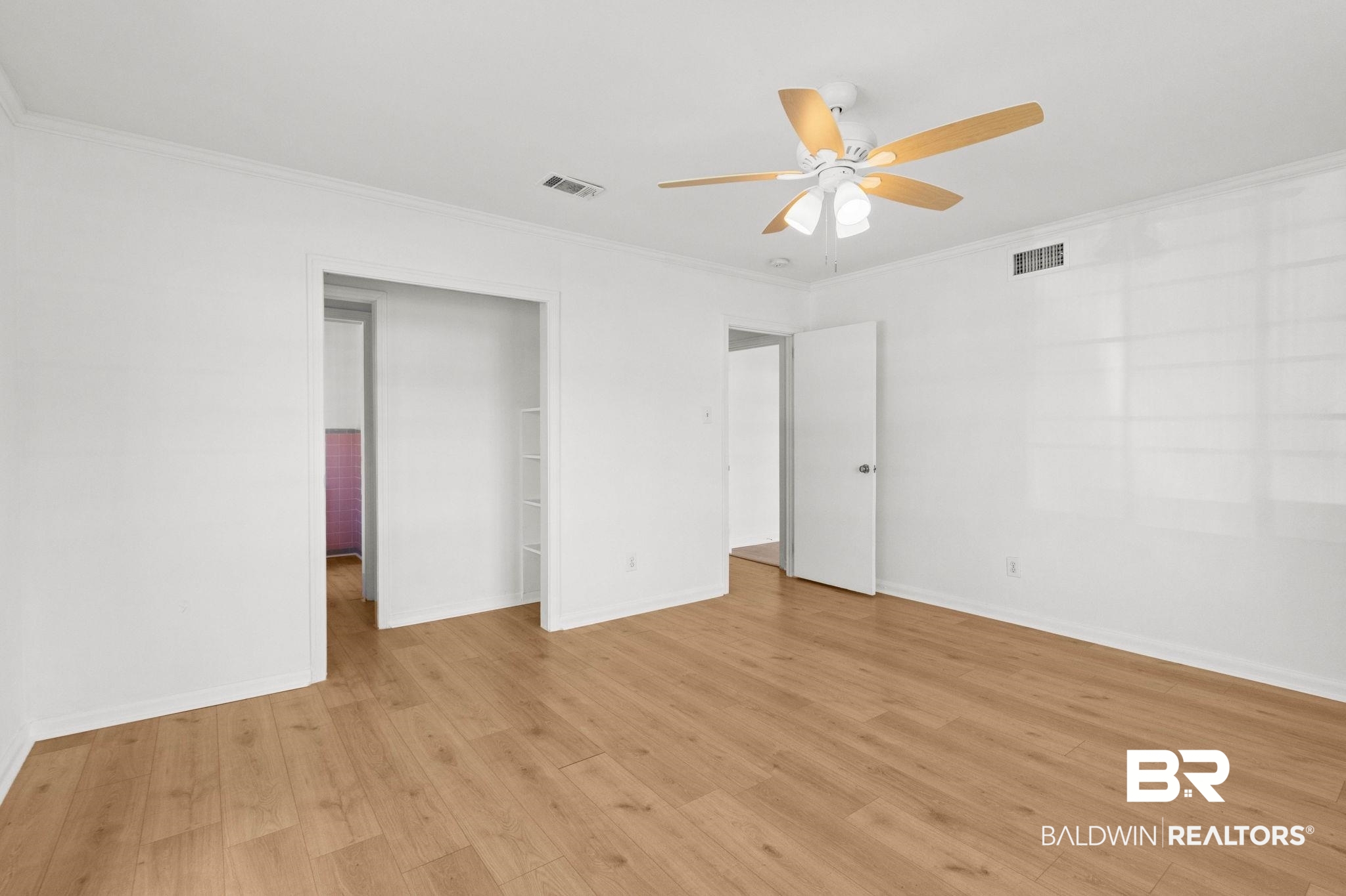 402 E Poplar Street