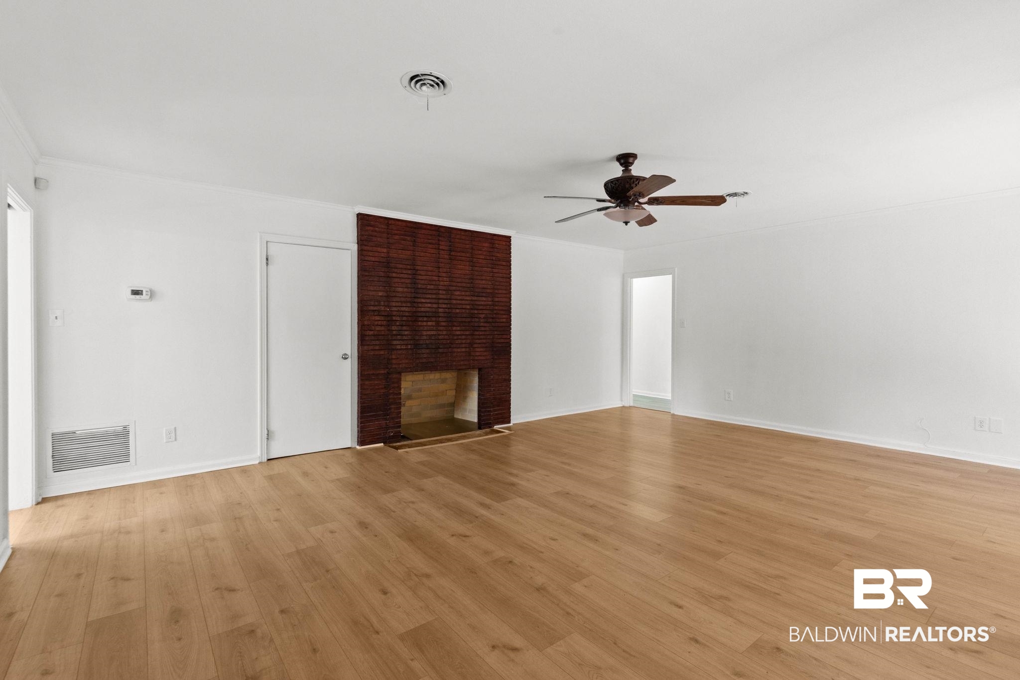 402 E Poplar Street