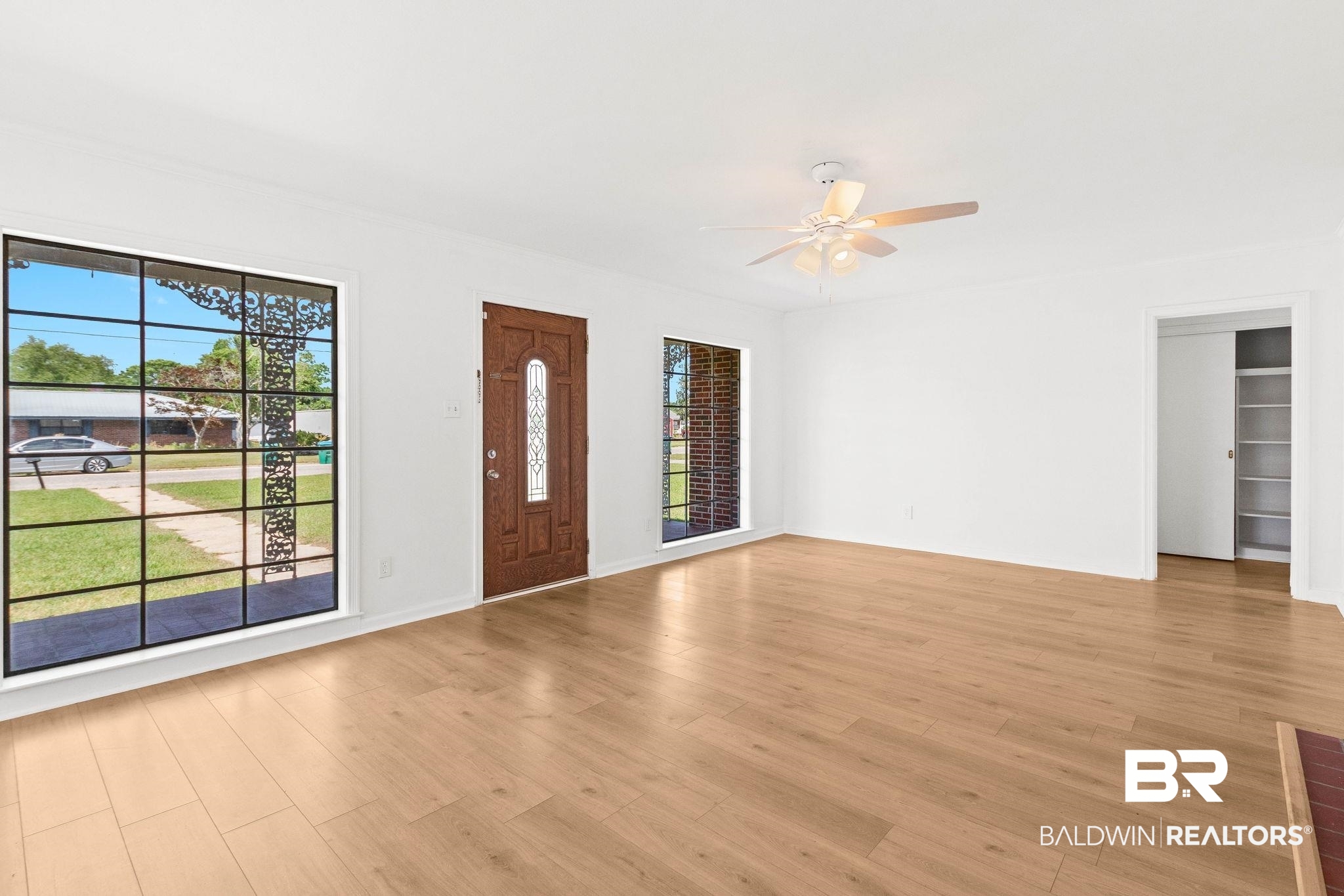402 E Poplar Street