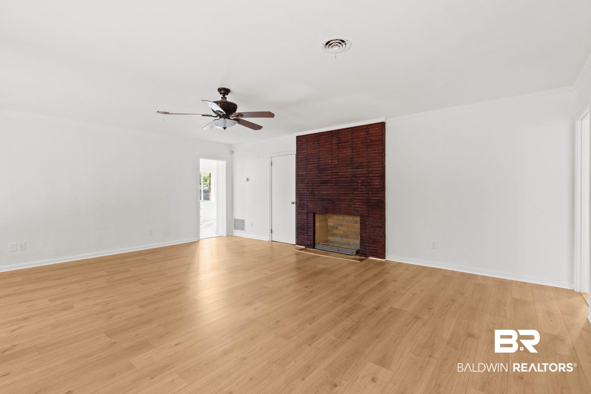 402 E Poplar Street
