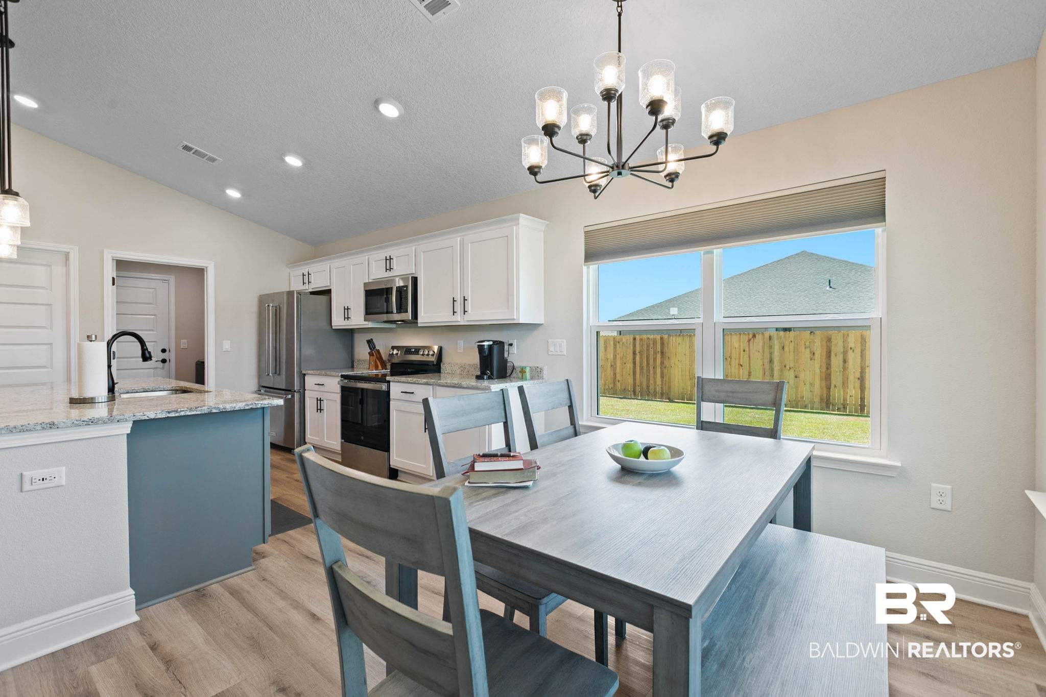 140 St Stephens Ct