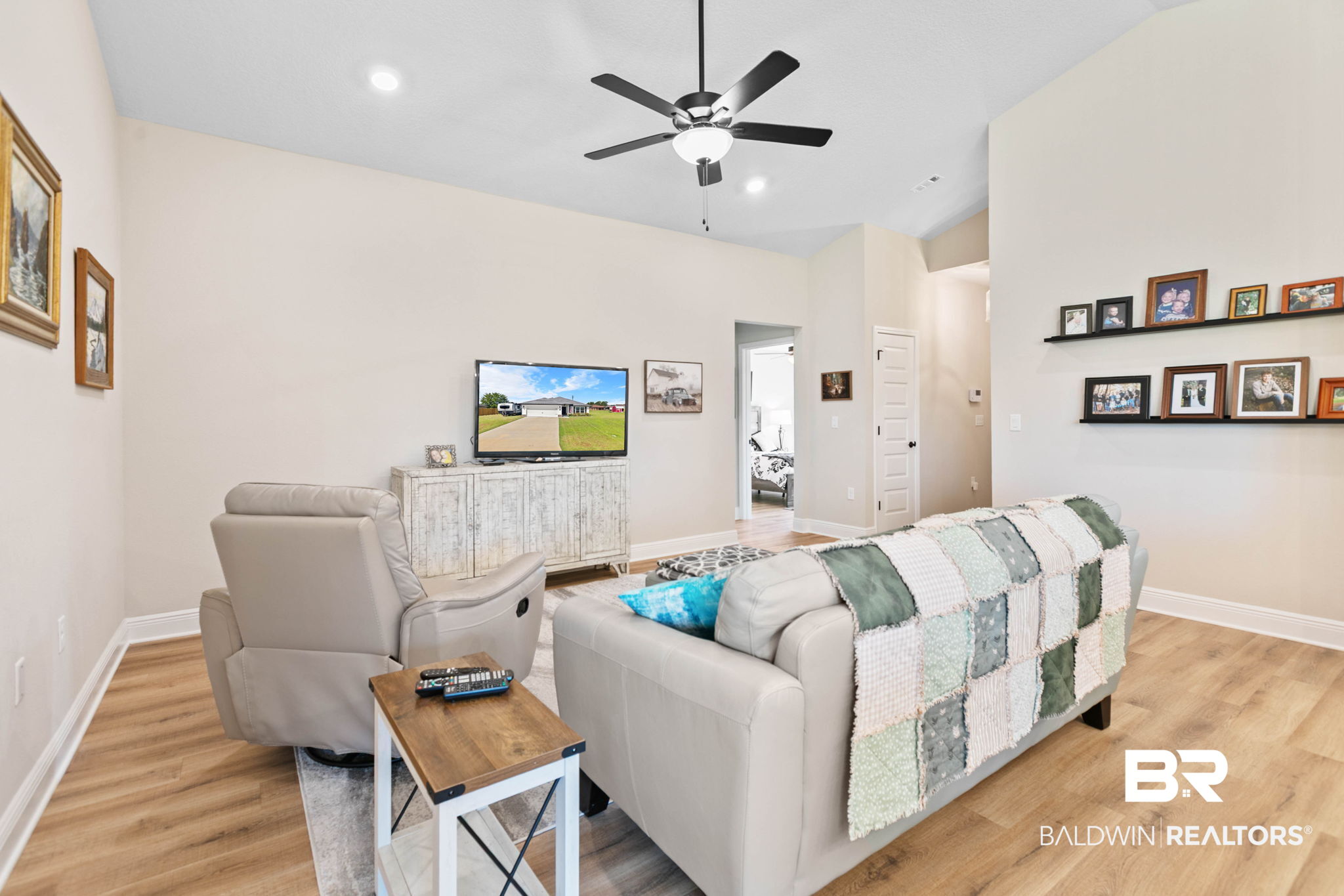 140 St Stephens Ct