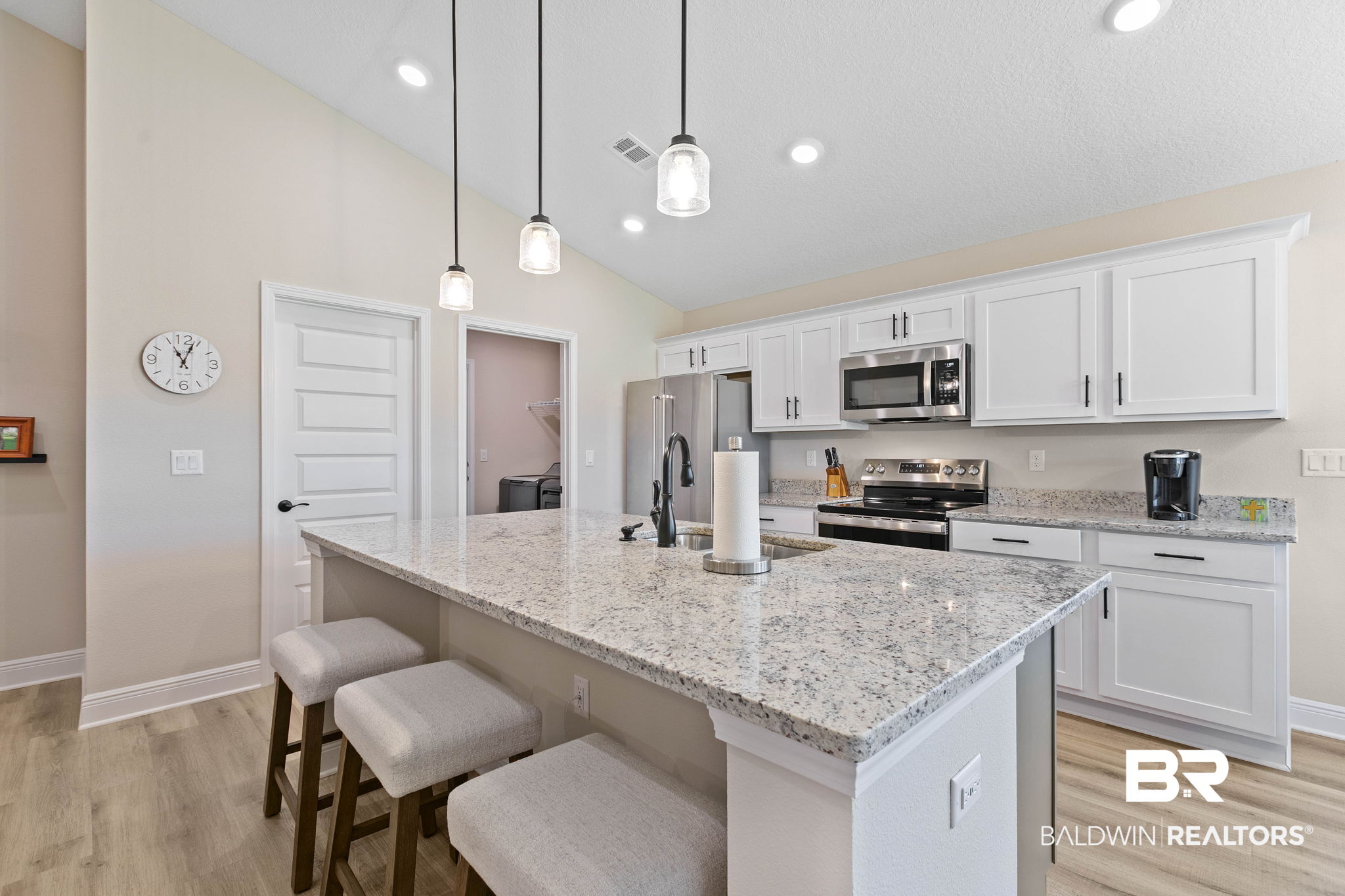 140 St Stephens Ct