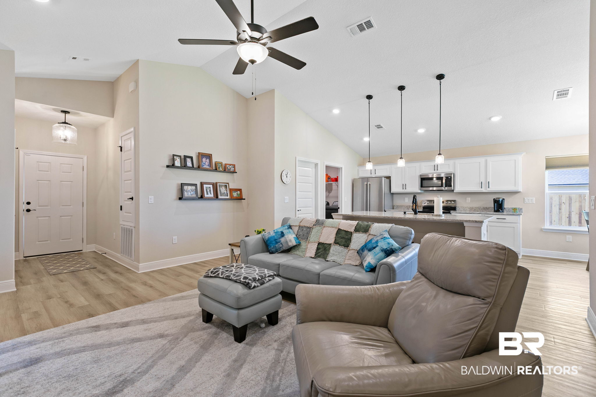 140 St Stephens Ct
