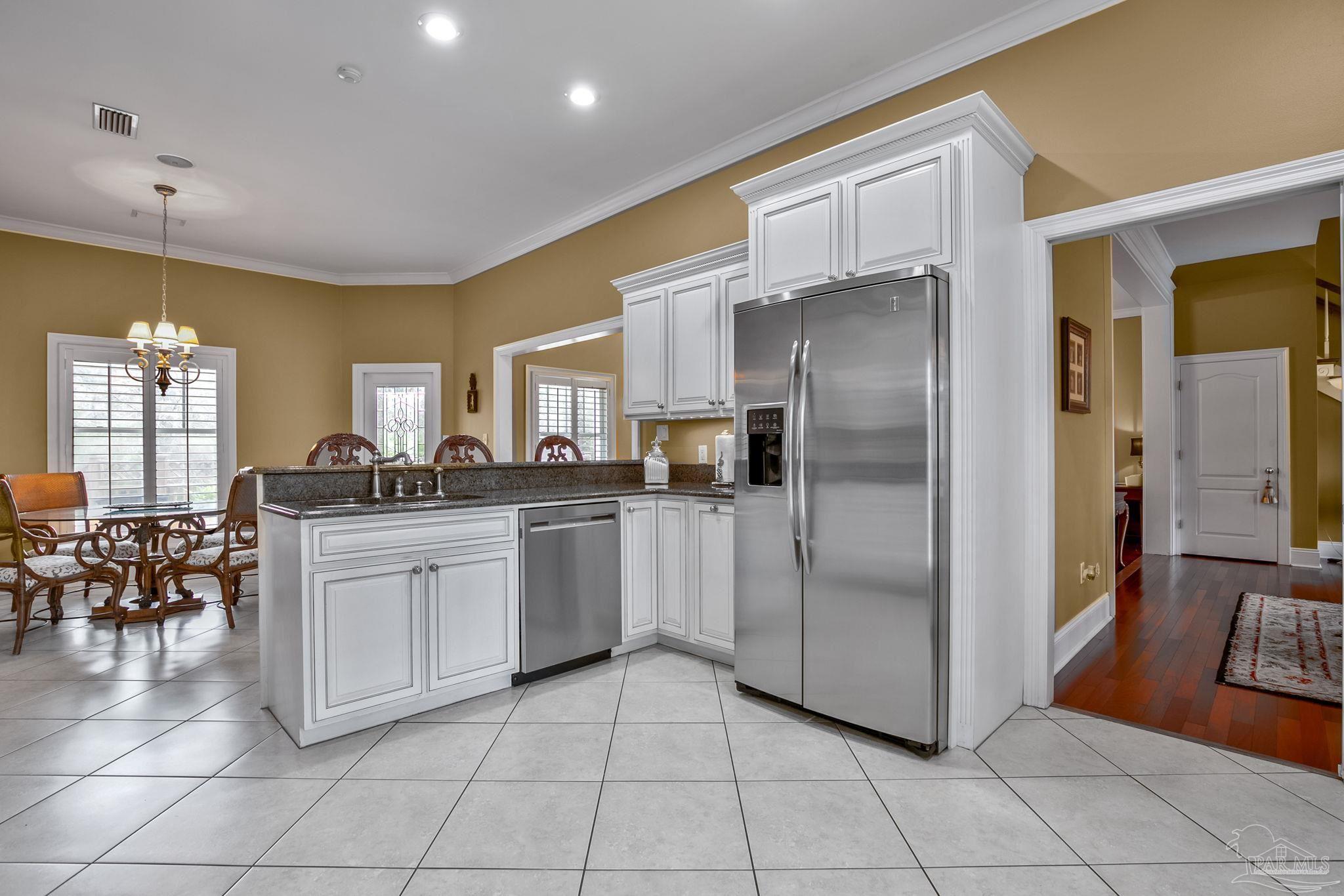 300 1/2 Brookwood Rd