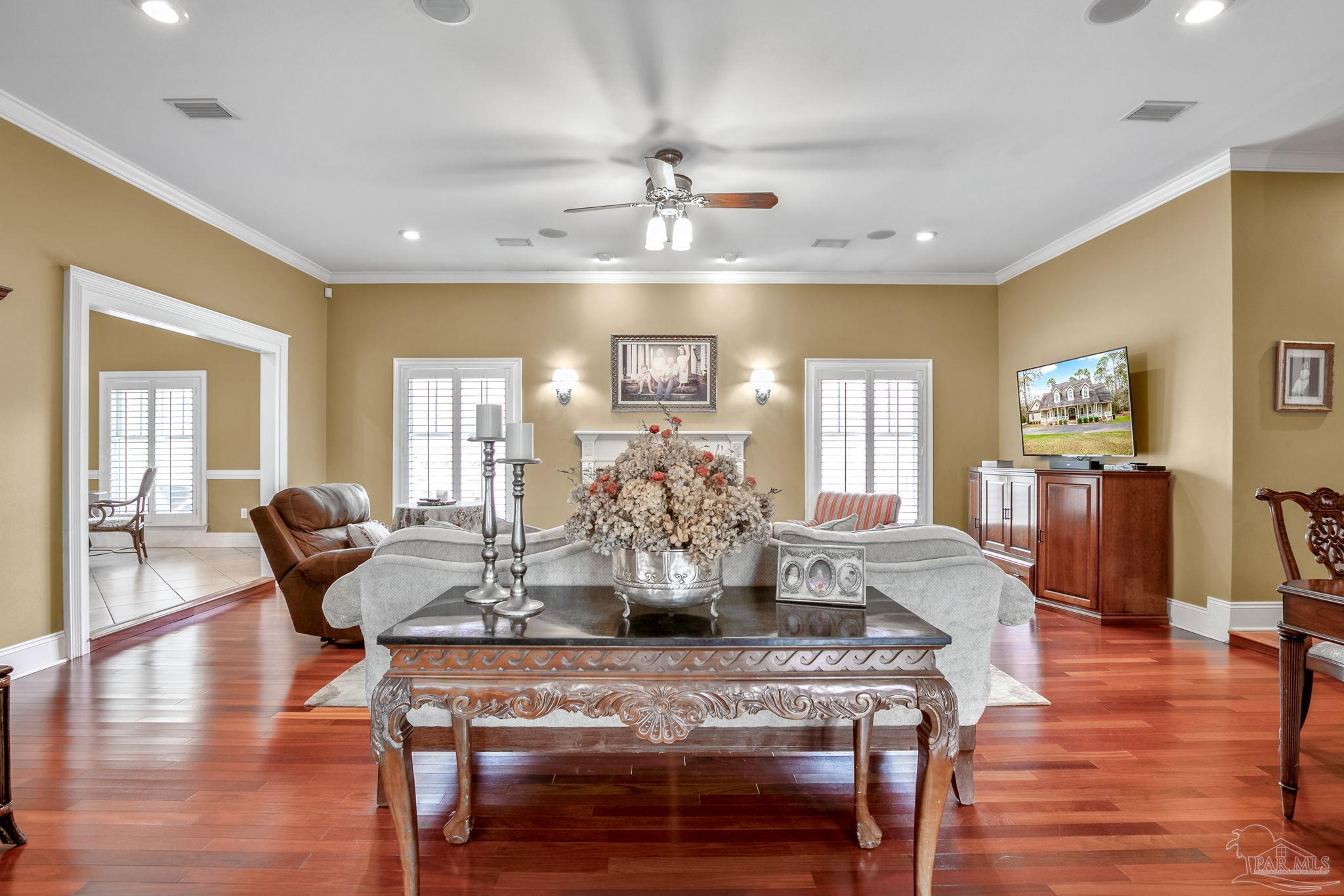 300 1/2 Brookwood Rd