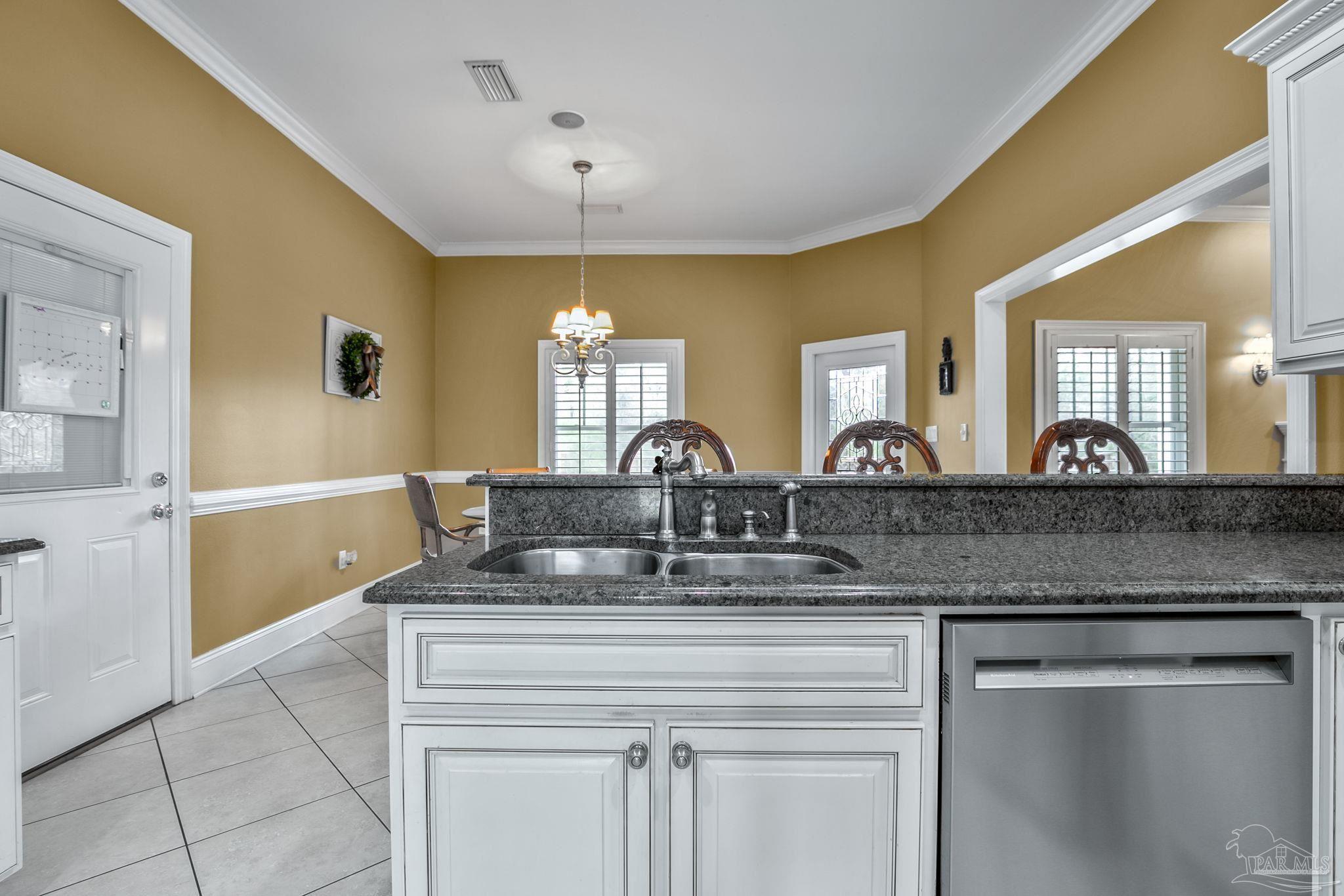 300 1/2 Brookwood Rd