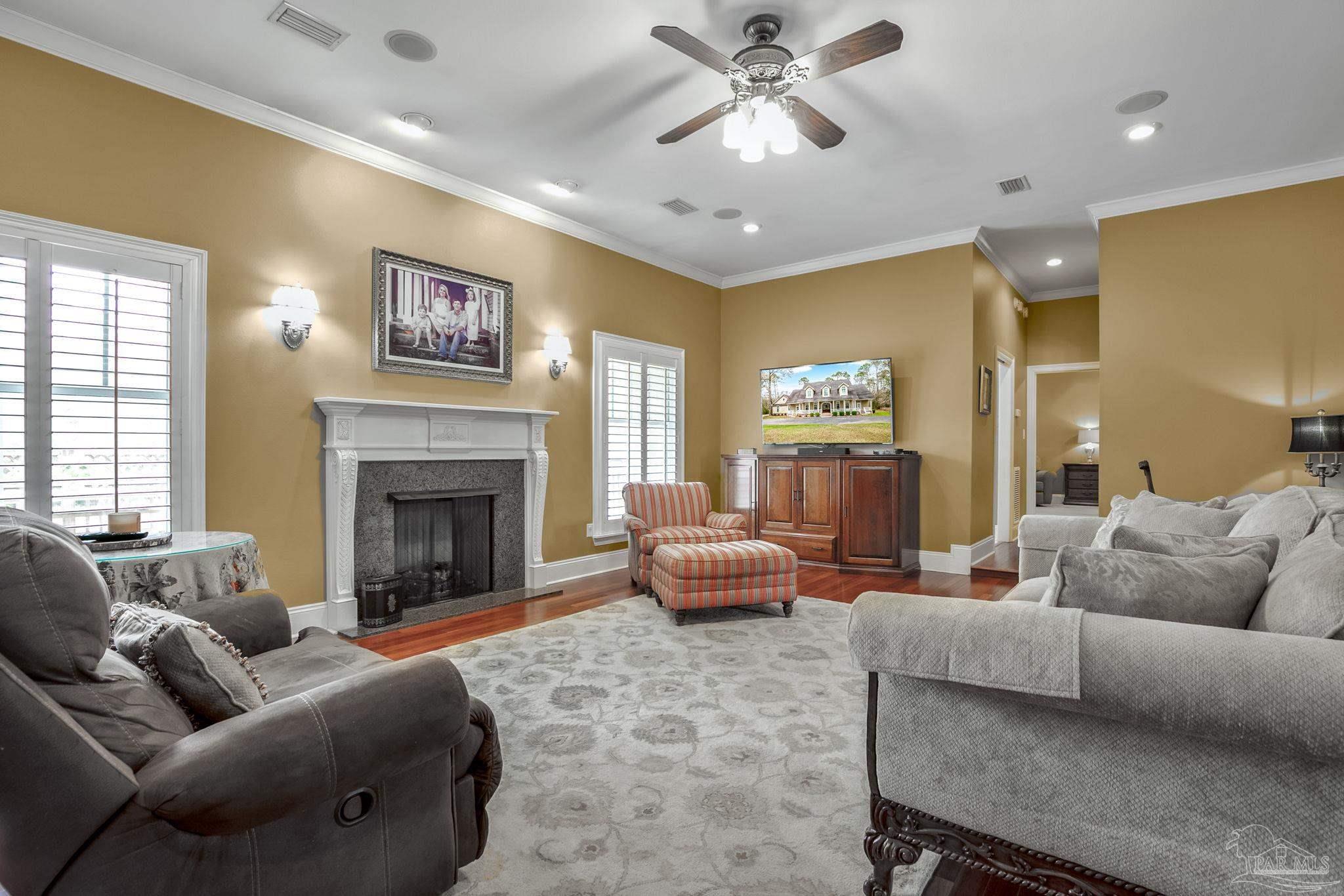 300 1/2 Brookwood Rd