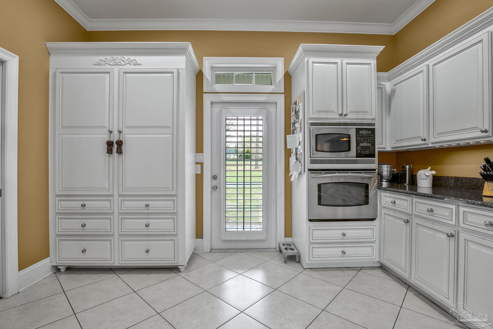 300 1/2 Brookwood Rd