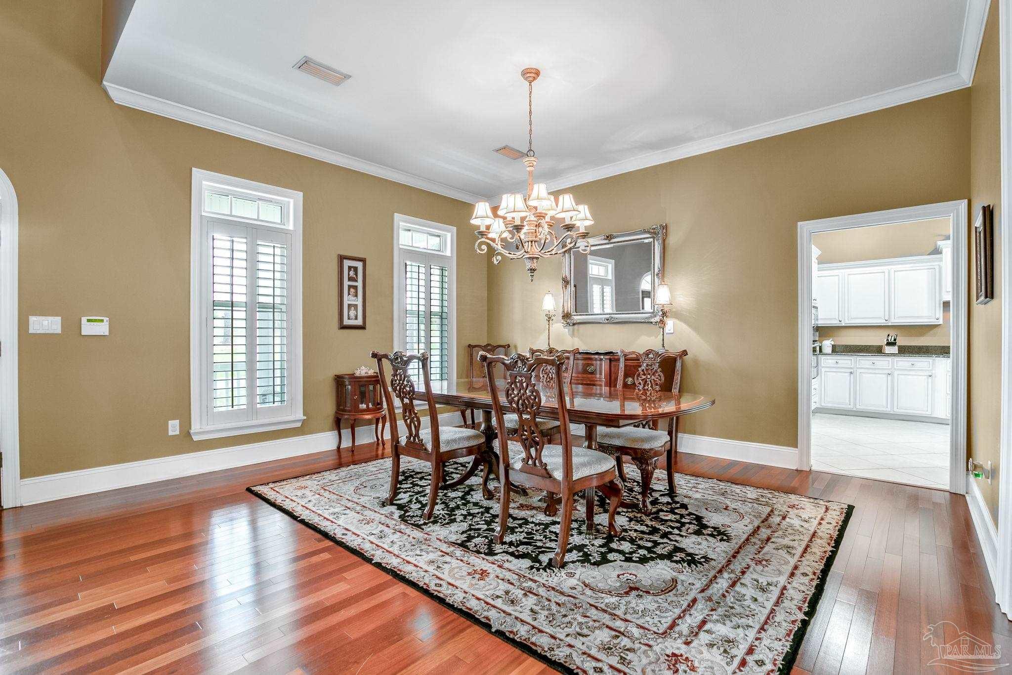 300 1/2 Brookwood Rd