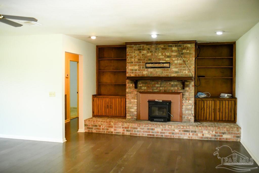 1561 Forest Hill Dr