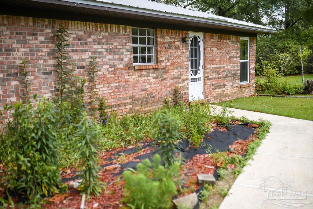 1561 Forest Hill Dr
