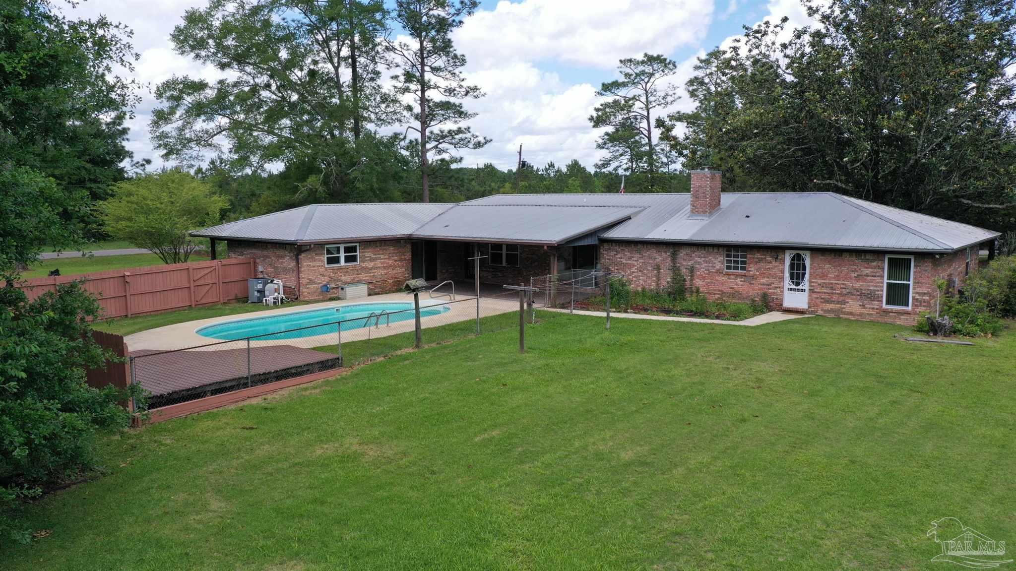 1561 Forest Hill Dr