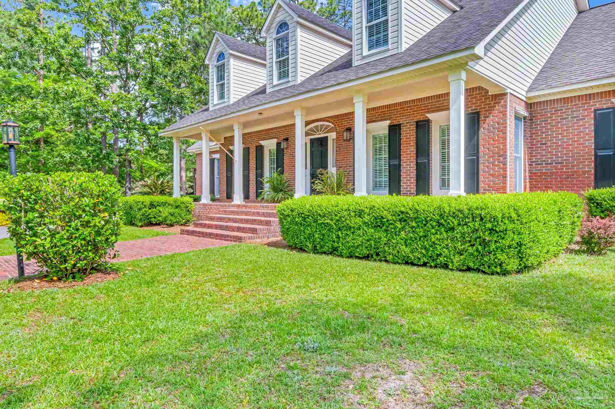 1024 Forest Hills Dr