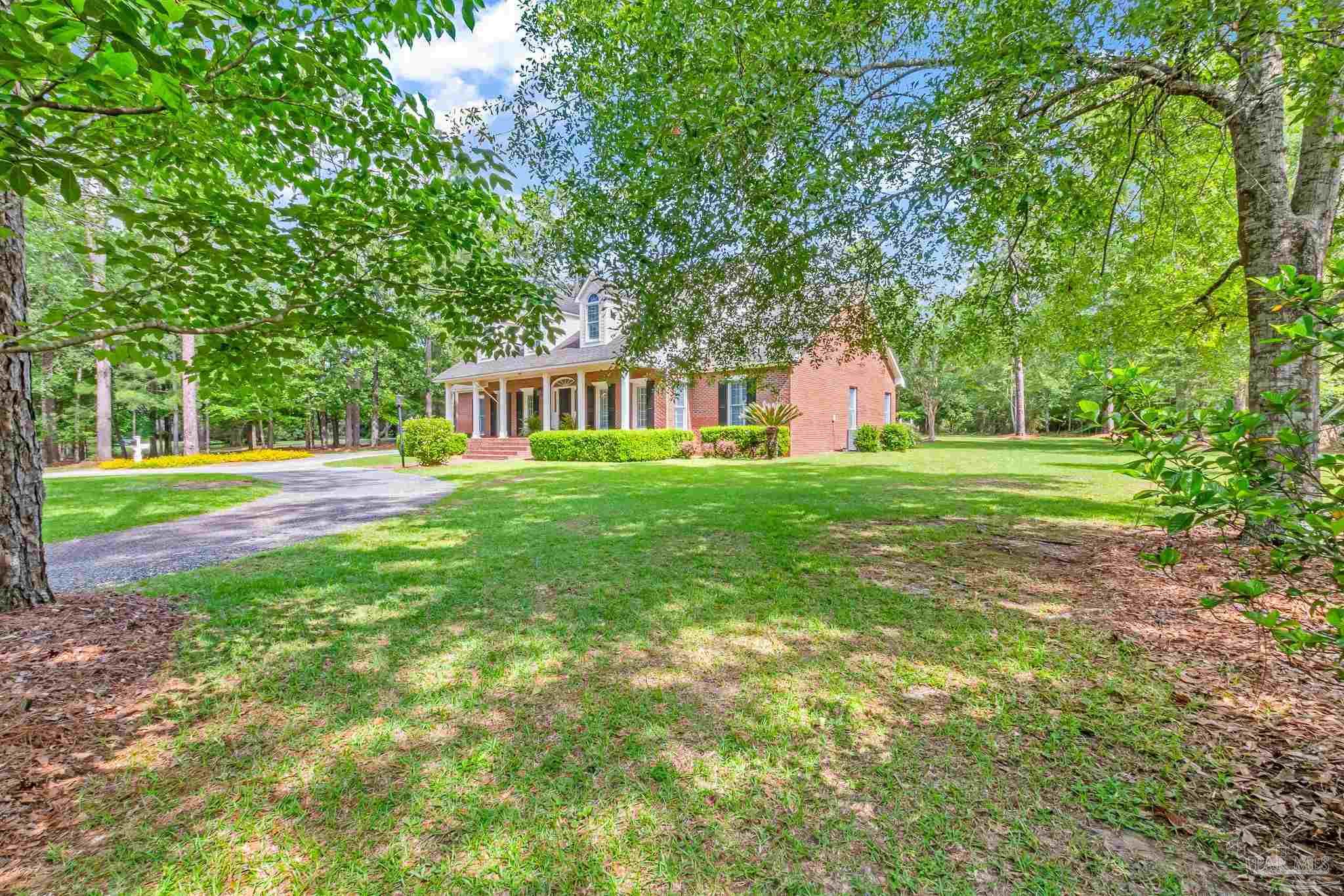 1024 Forest Hills Dr