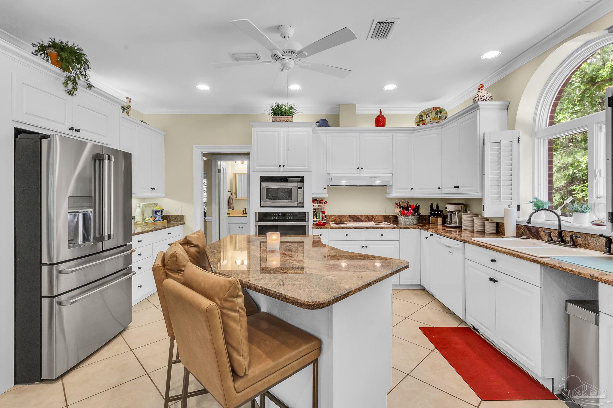 1024 Forest Hills Dr