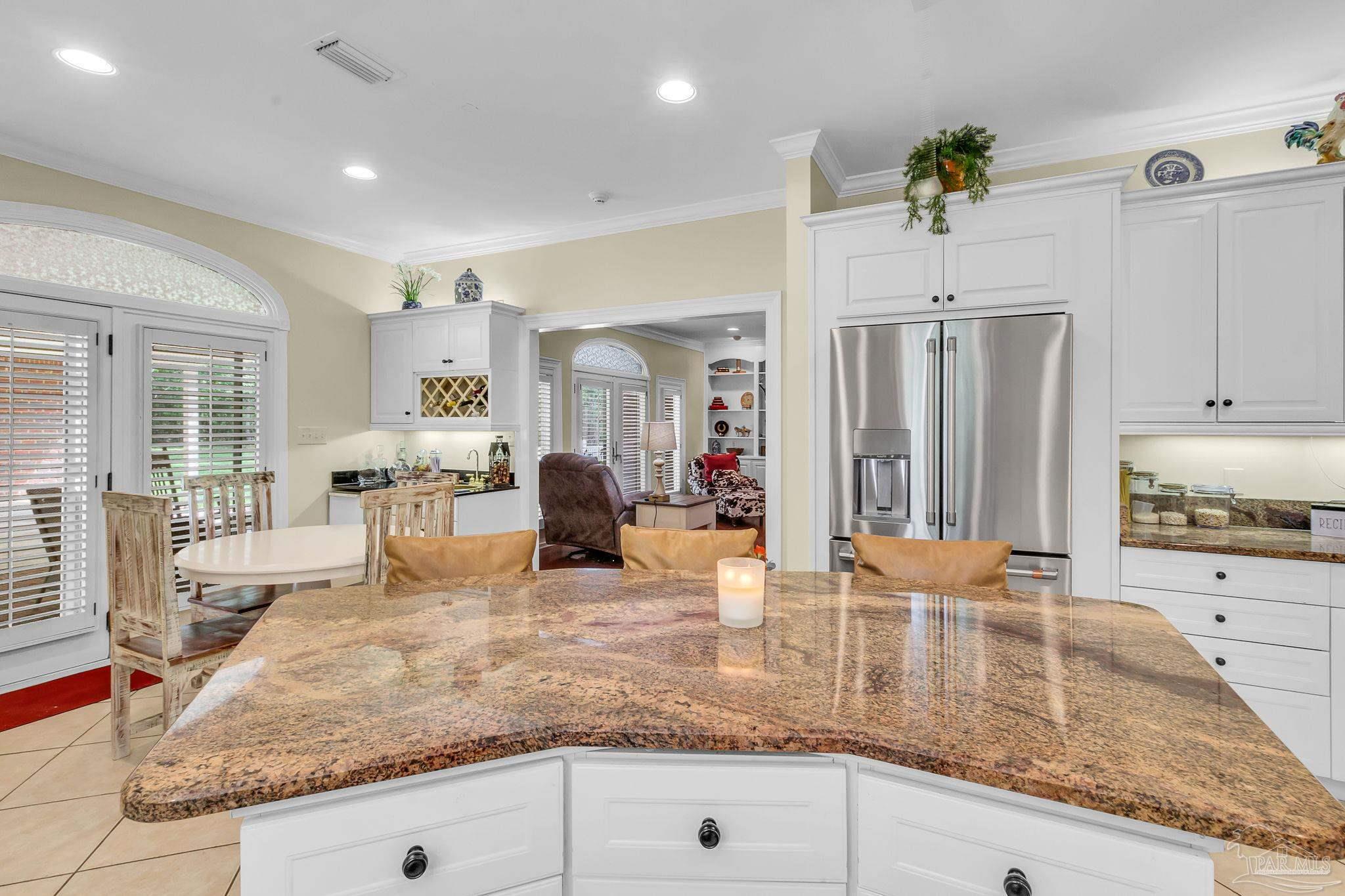 1024 Forest Hills Dr