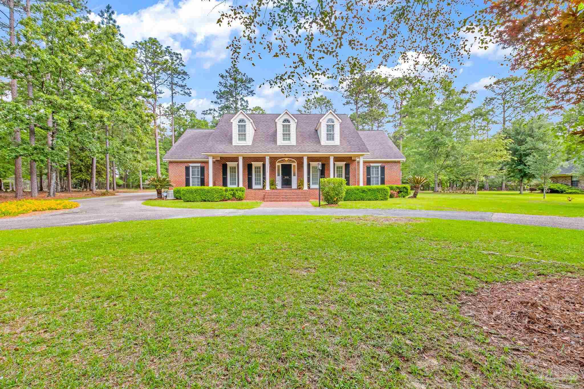 1024 Forest Hills Dr