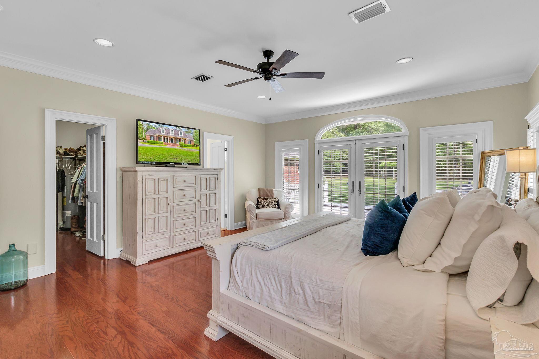 1024 Forest Hills Dr