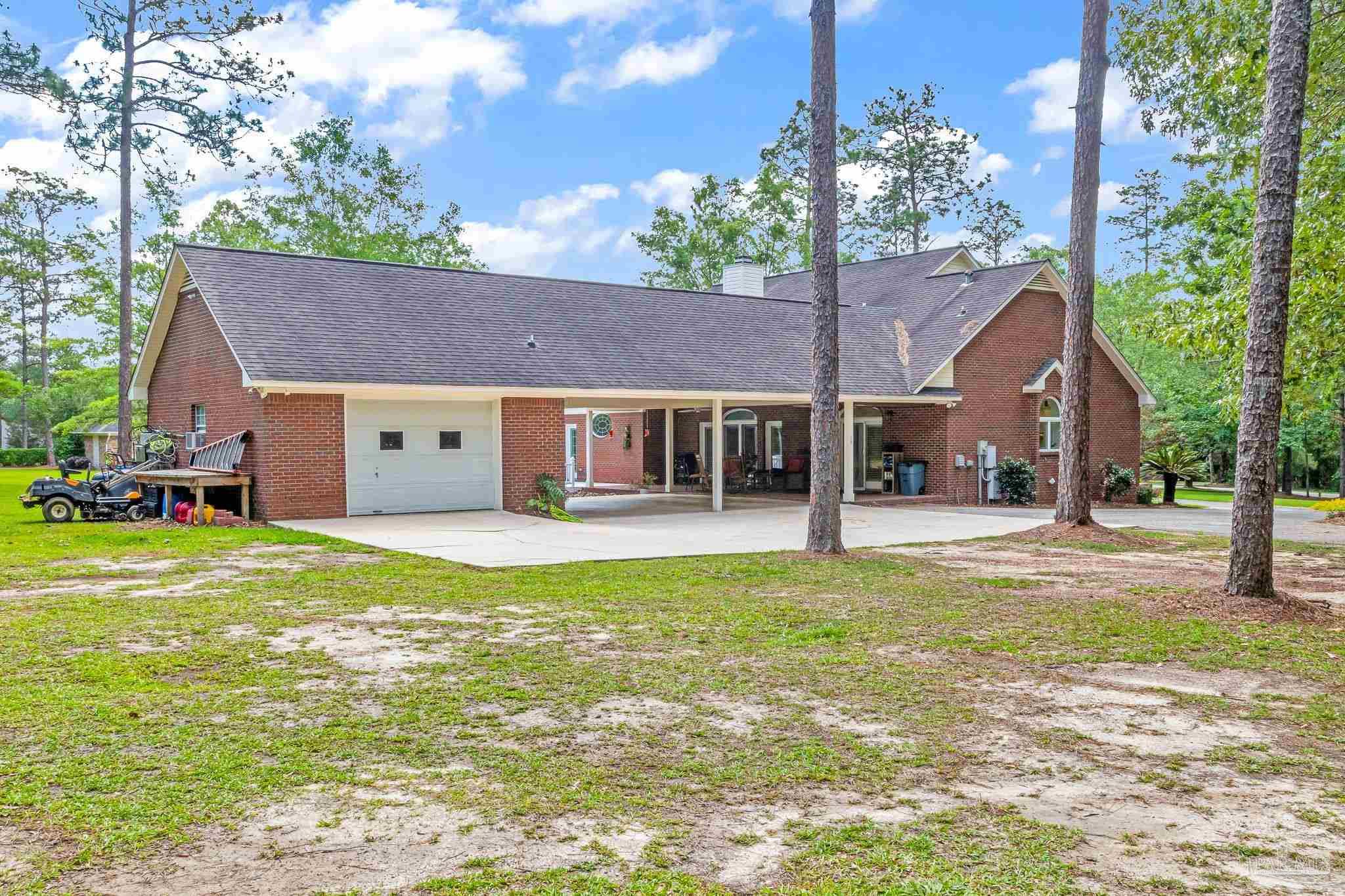 1024 Forest Hills Dr