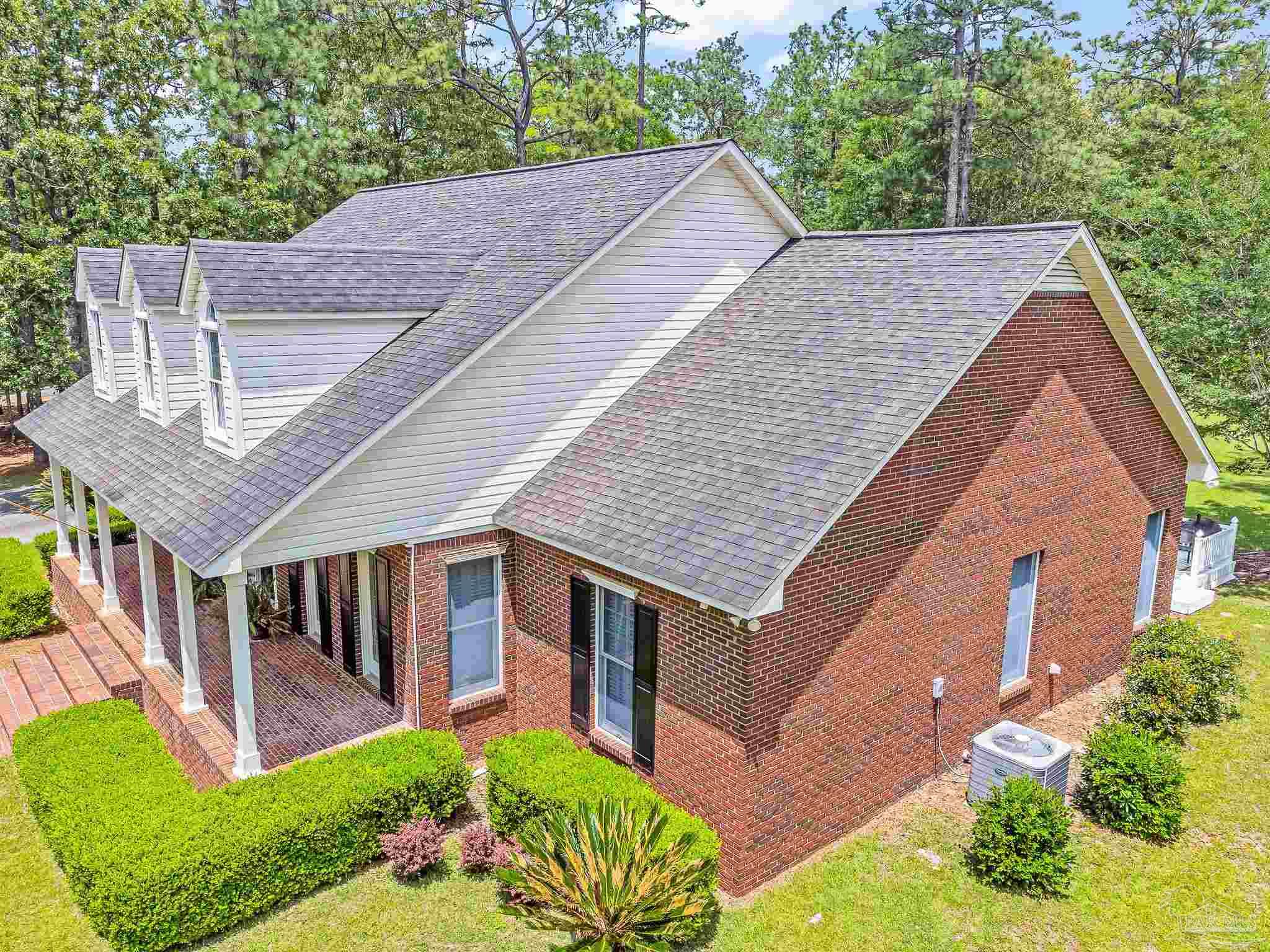 1024 Forest Hills Dr